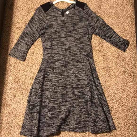 Old Navy Dresses & Skirts - Black and Gray Old Navy Dress Old Navy Dresses & Skirts - Black and Gray Old Navy Dress